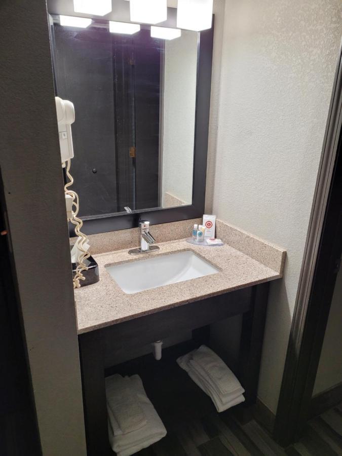 Comfort Inn Cleveland Airport Middleburg Heights Zewnętrze zdjęcie