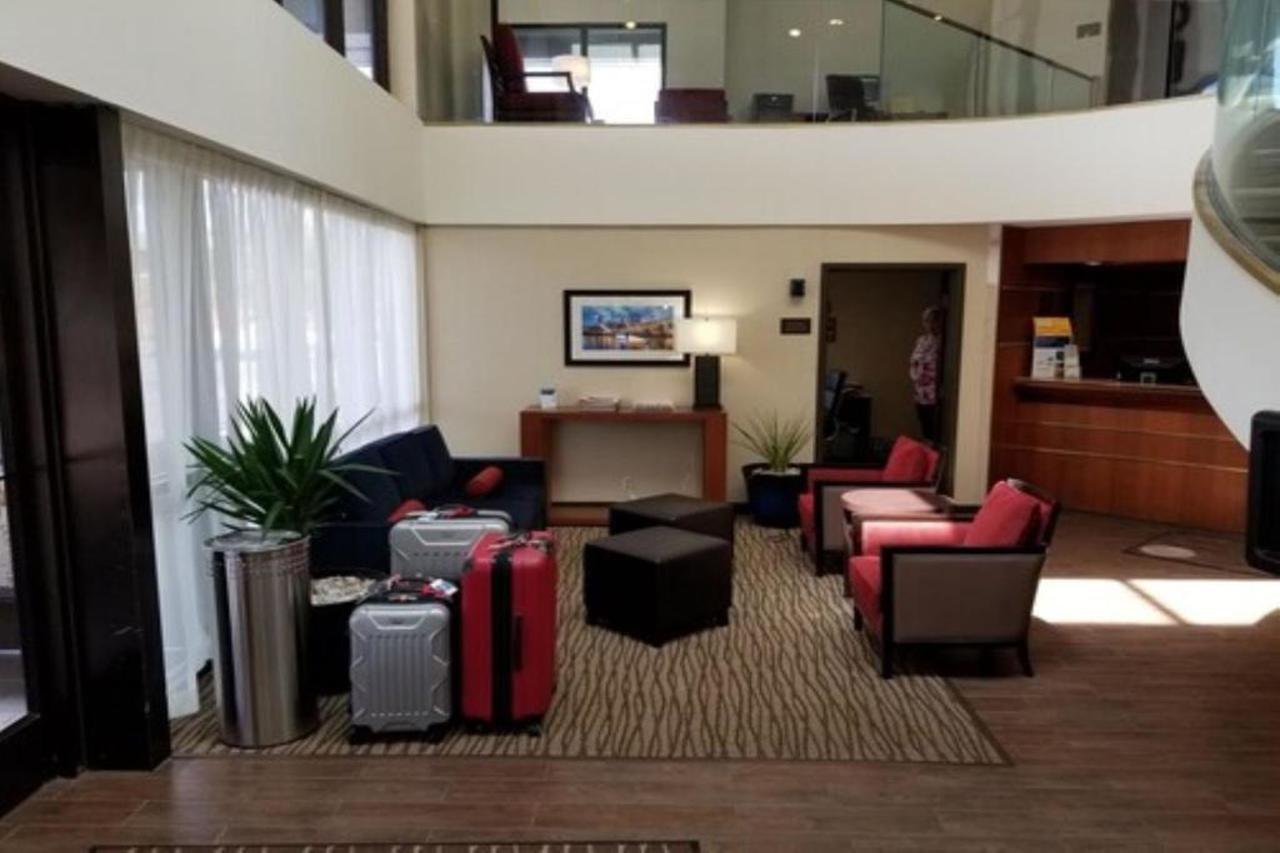 Comfort Inn Cleveland Airport Middleburg Heights Zewnętrze zdjęcie